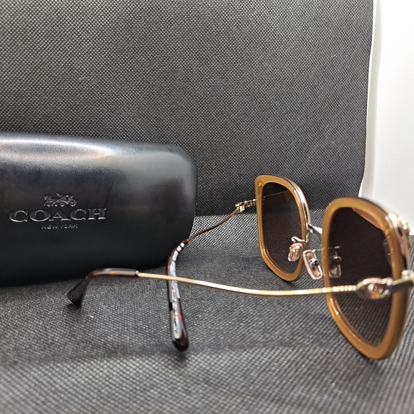 Eyewear coach - Picture 2 of 4